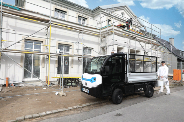 Micro-utilitaire sur chantier